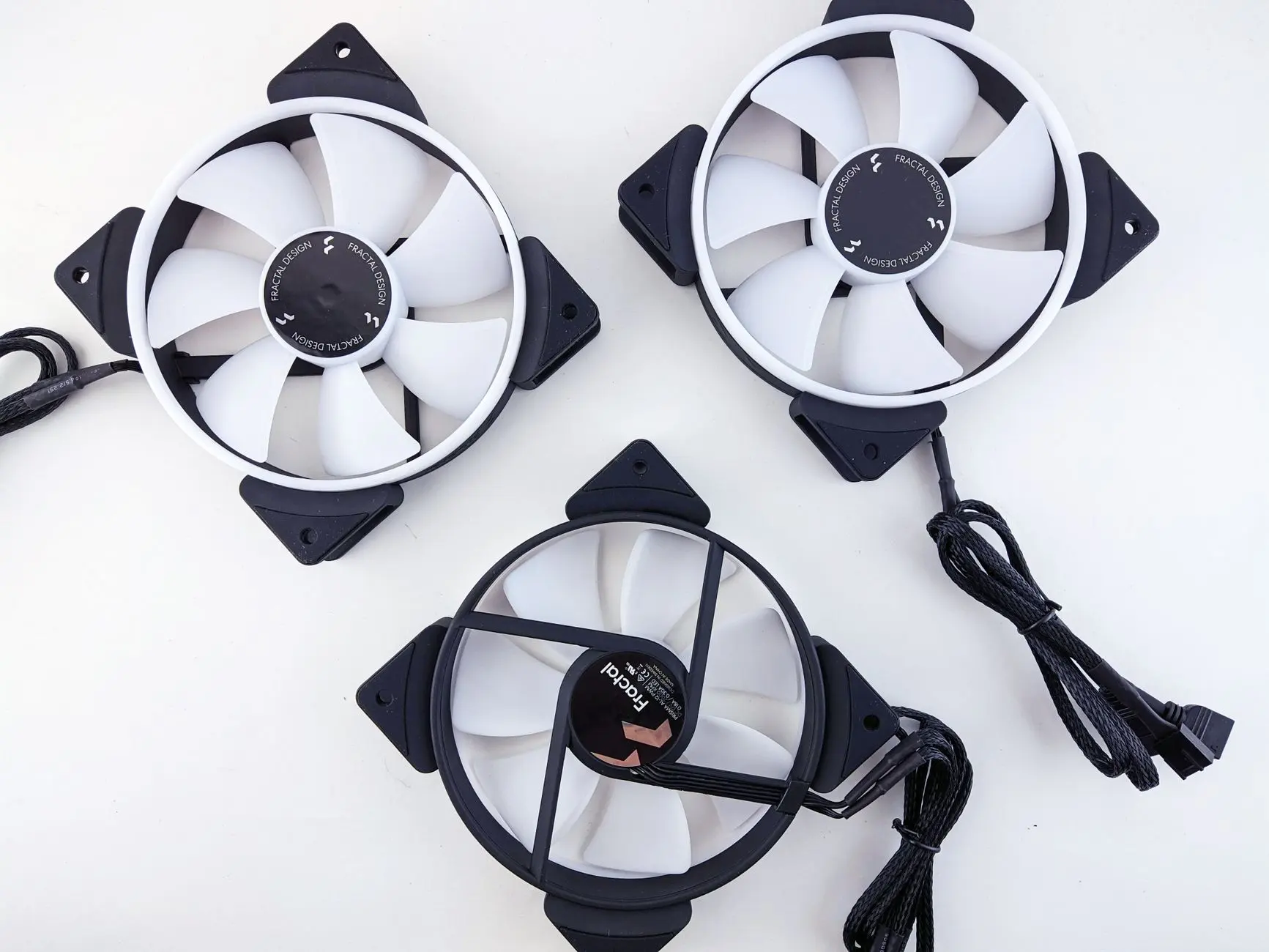 游戏开发工具光盘与引擎软件在独立游戏项目中的技术选型分析