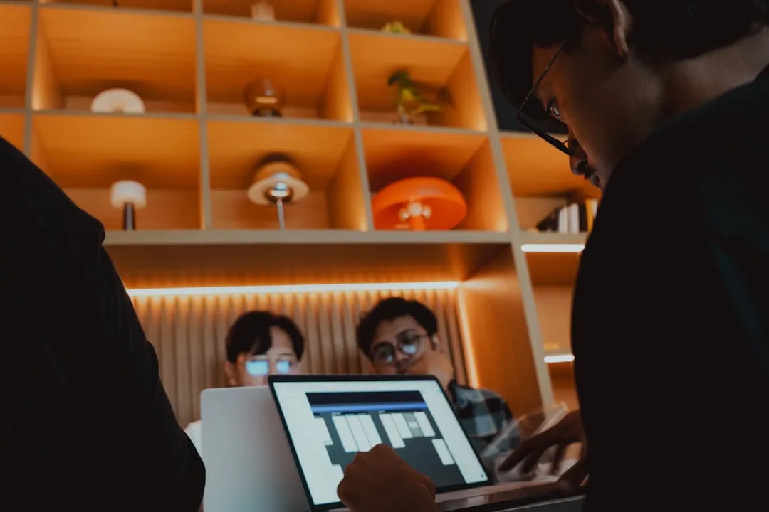 游戏开发工具光盘与引擎软件在独立游戏项目中的技术选型分析