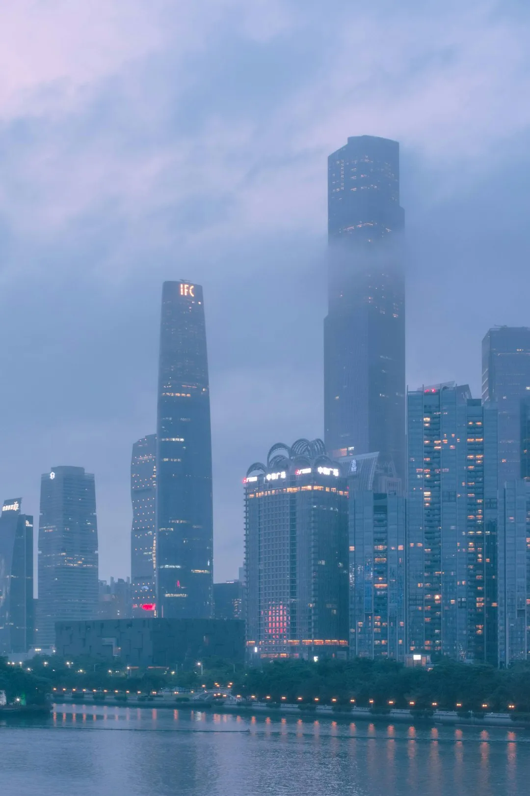 游戏引擎软件光盘与在线订阅模式在团队协作中的适用场景对比分析正文配图 1