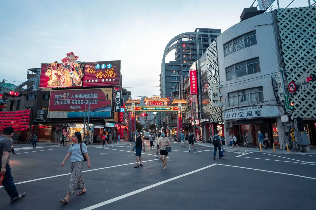 引擎软件光盘与云端工具对比：游戏开发工具在本地部署中的优势分析