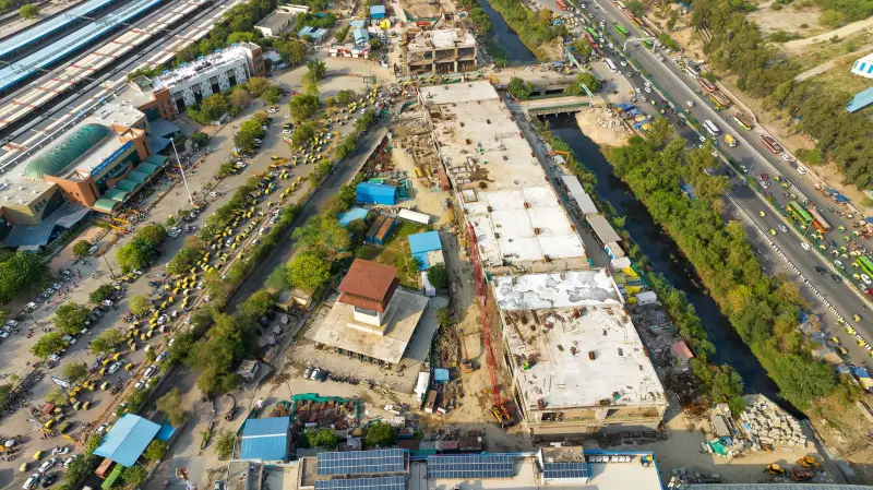 引擎软件光盘与在线工具对比：游戏开发团队如何选择本地化部署方案