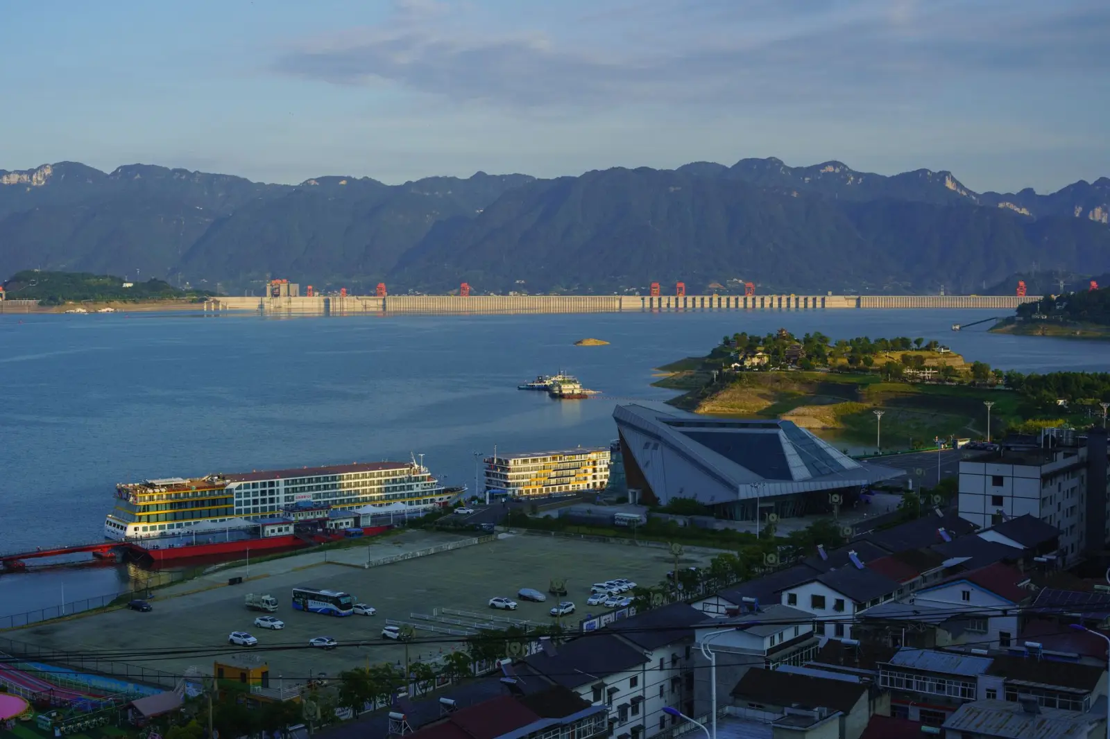 游戏开发工具光盘选购指南：从资源制作到特效软件全解析
