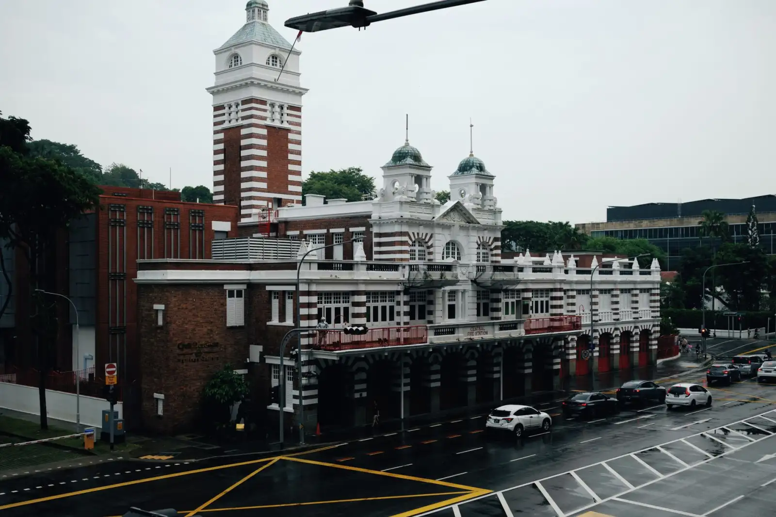 灿游科技资源制作软件光盘：从关卡编辑到特效合成的实战案例